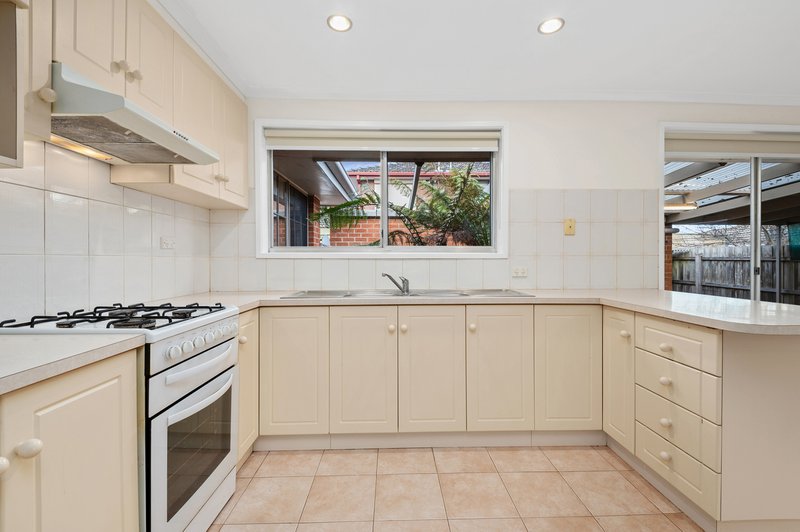 Photo - 2 Luton Close, Epping VIC 3076 - Image 3