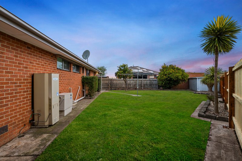 Photo - 2 Luton Close, Epping VIC 3076 - Image 15