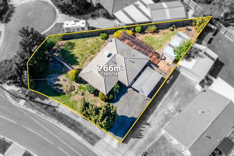 2 Lydd Court, Craigieburn VIC 3064