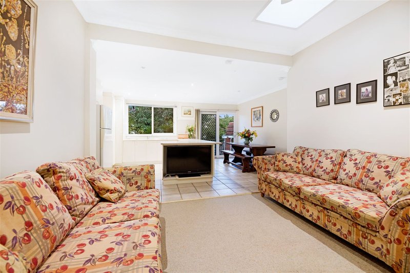 Photo - 2 Lyndoch Street, Box Hill South VIC 3128 - Image 11