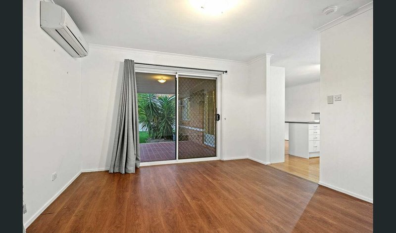 Photo - 2 Lyndora Close, Riverhills QLD 4074 - Image 6