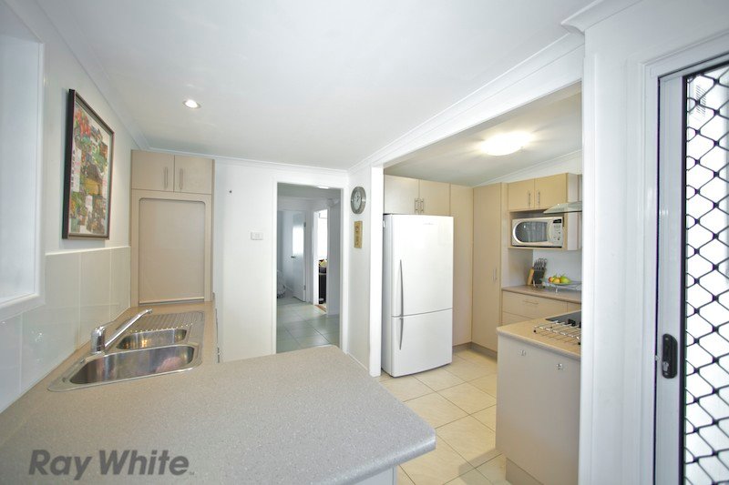 Photo - 2 Lyrebird Lane, Bongaree QLD 4507 - Image 12