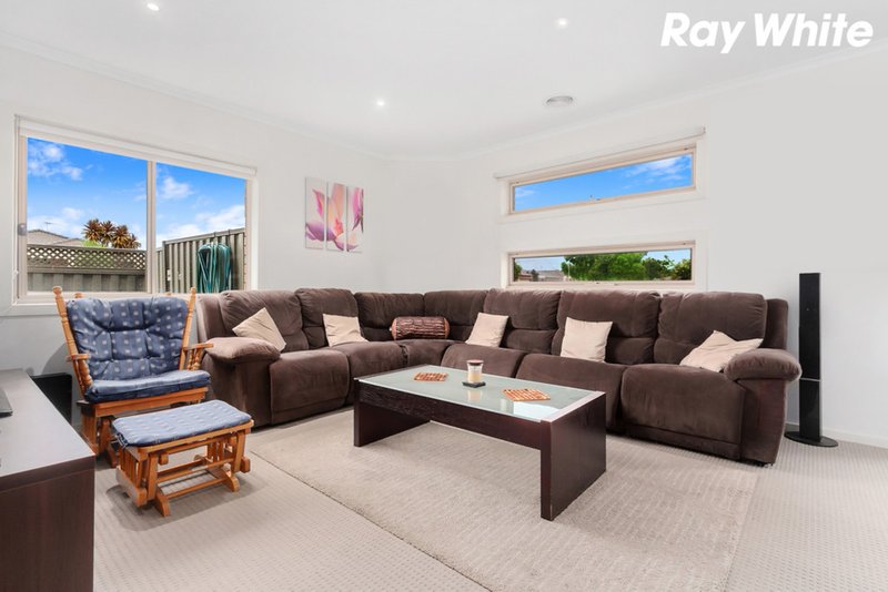 Photo - 2 Macadamia Street, Pakenham VIC 3810 - Image 5