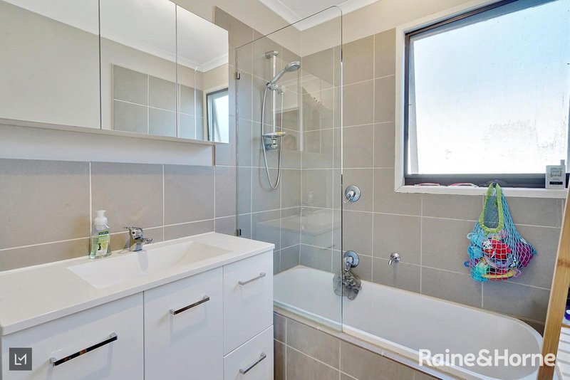 Photo - 2 Macarthur Drive, Cranbourne VIC 3977 - Image 10