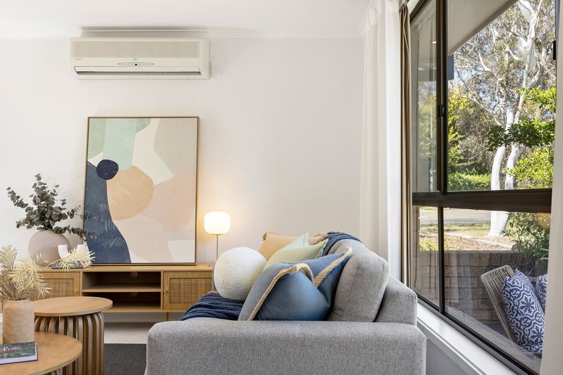 Photo - 2 Macfarlan Place, Latham ACT 2615 - Image 6