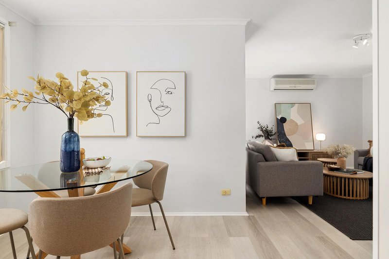 Photo - 2 Macfarlan Place, Latham ACT 2615 - Image 7