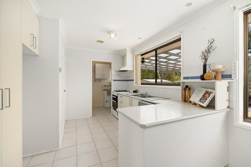 Photo - 2 Macfarlan Place, Latham ACT 2615 - Image 9