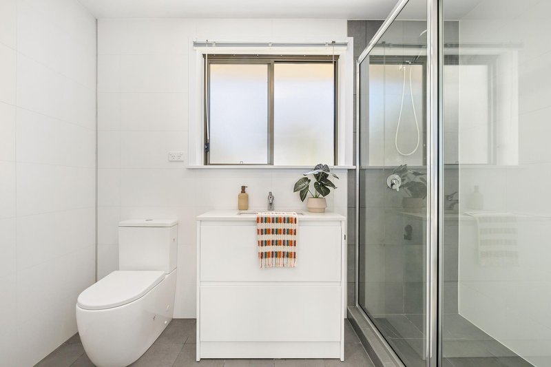 Photo - 2 Macfarlan Place, Latham ACT 2615 - Image 15