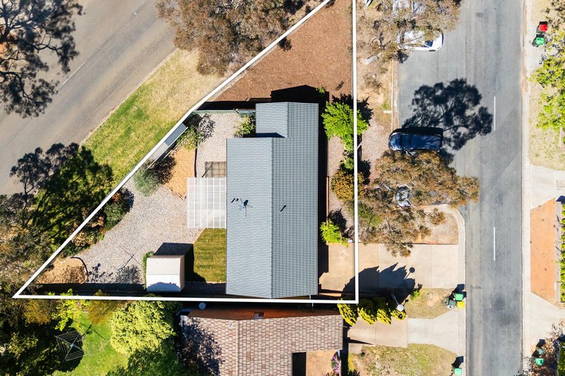 Photo - 2 Macfarlan Place, Latham ACT 2615 - Image 19