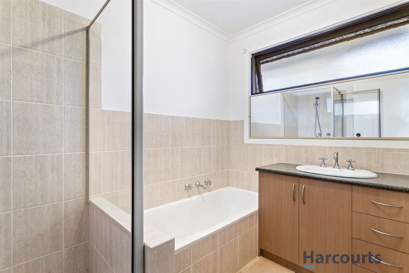 Photo - 2 Mackerras Court, Wheelers Hill VIC 3150 - Image 6