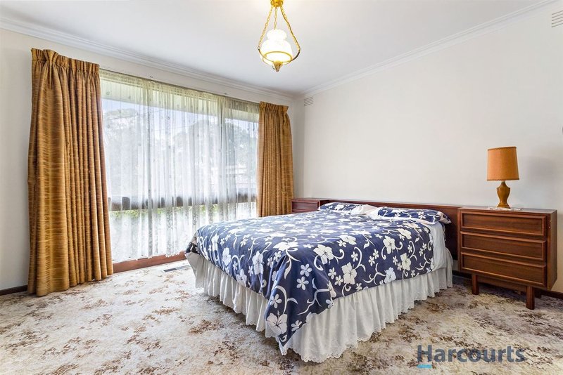 Photo - 2 Mackerras Court, Wheelers Hill VIC 3150 - Image 7