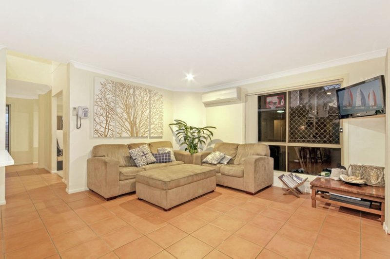 Photo - 2 Macleay Street, Murrumba Downs QLD 4503 - Image 3