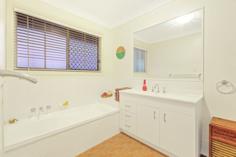 Photo - 2 Macleay Street, Murrumba Downs QLD 4503 - Image 6