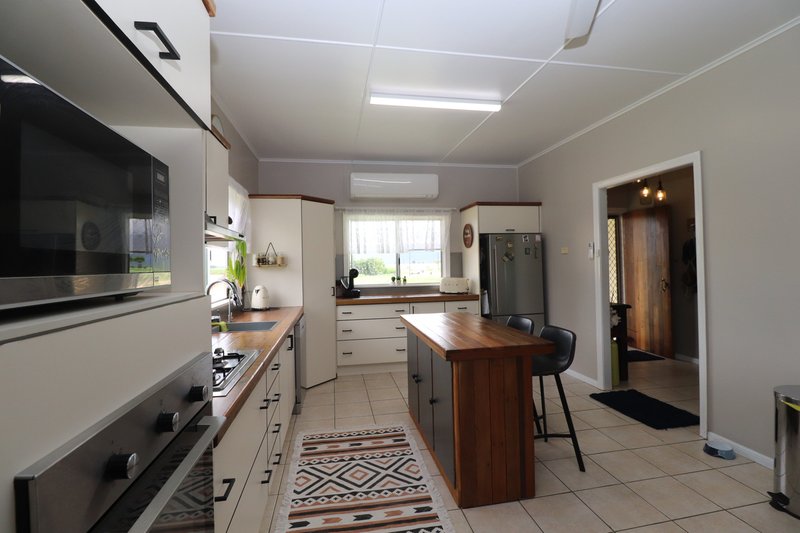 Photo - 2 Macmillans Road, Bemerside QLD 4850 - Image 6