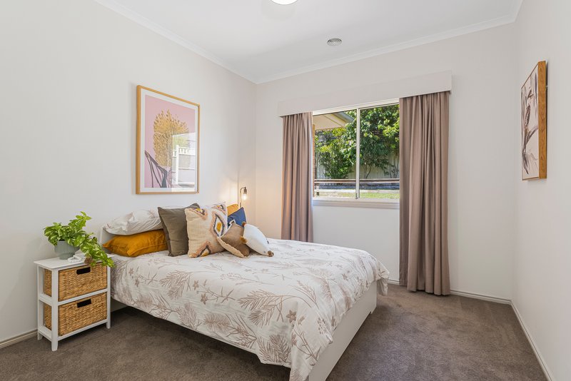 Photo - 2 Macquarie Circuit, Pakenham VIC 3810 - Image 11