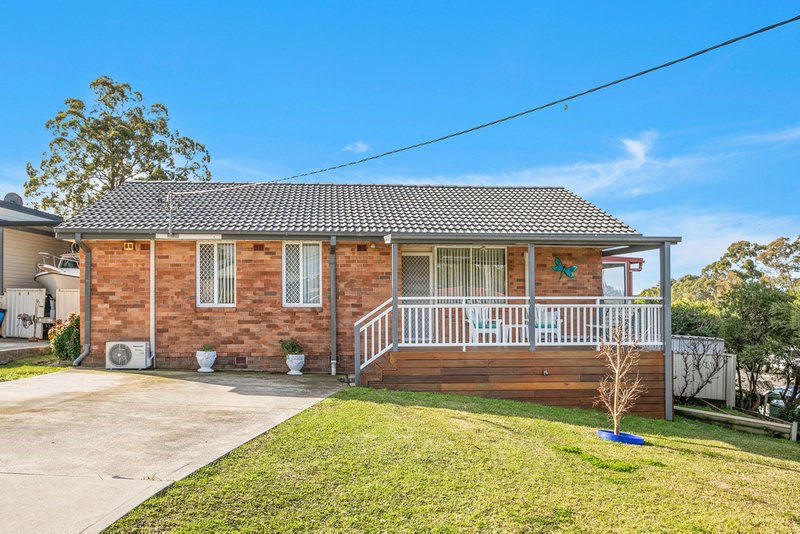 2 Madigan Boulevard, Mount Warrigal NSW 2528