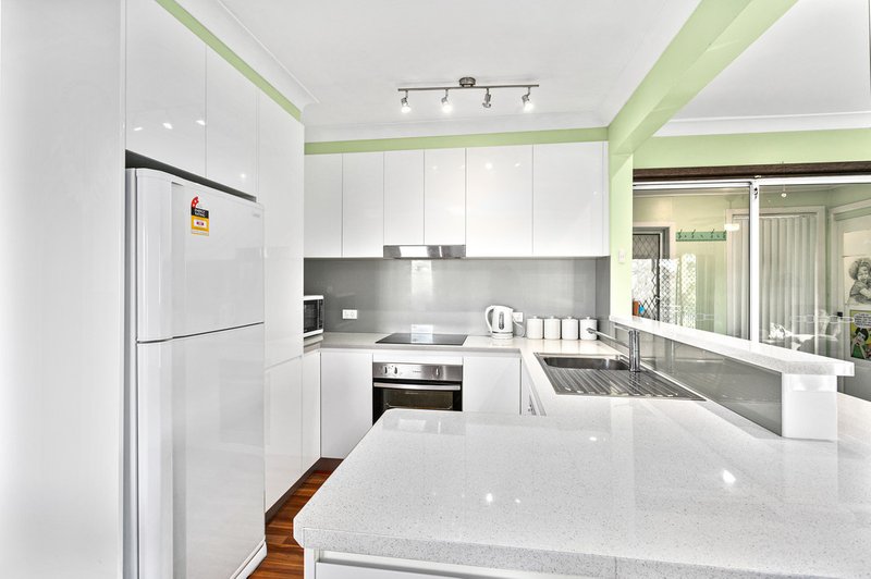 Photo - 2 Madigan Boulevard, Mount Warrigal NSW 2528 - Image 3