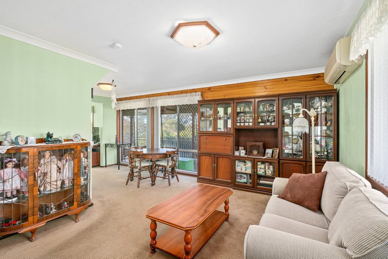 Photo - 2 Madigan Boulevard, Mount Warrigal NSW 2528 - Image 4