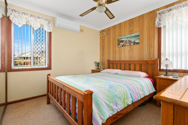 Photo - 2 Madigan Boulevard, Mount Warrigal NSW 2528 - Image 6