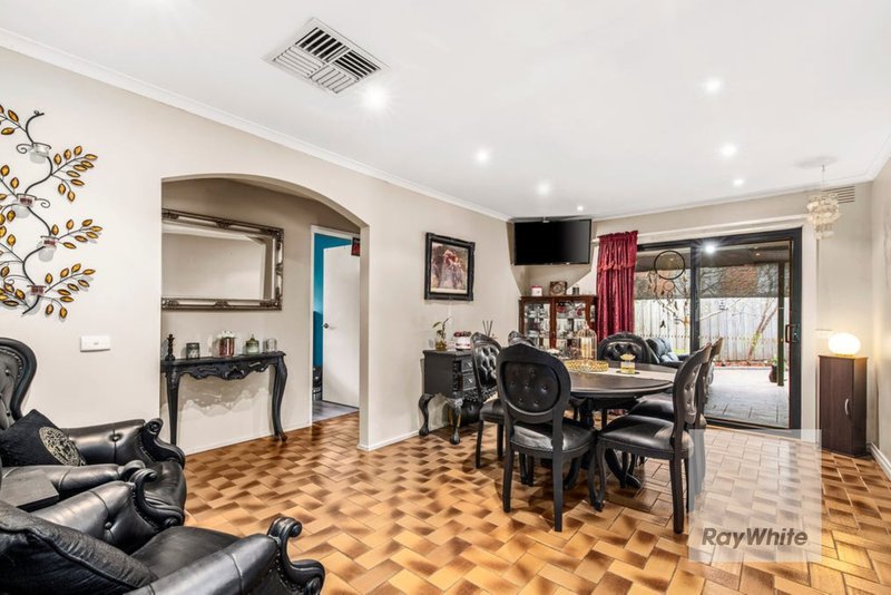Photo - 2 Madigan Crescent, Mill Park VIC 3082 - Image 4