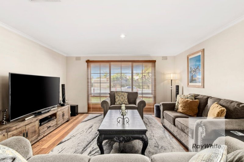 Photo - 2 Madigan Crescent, Mill Park VIC 3082 - Image 5