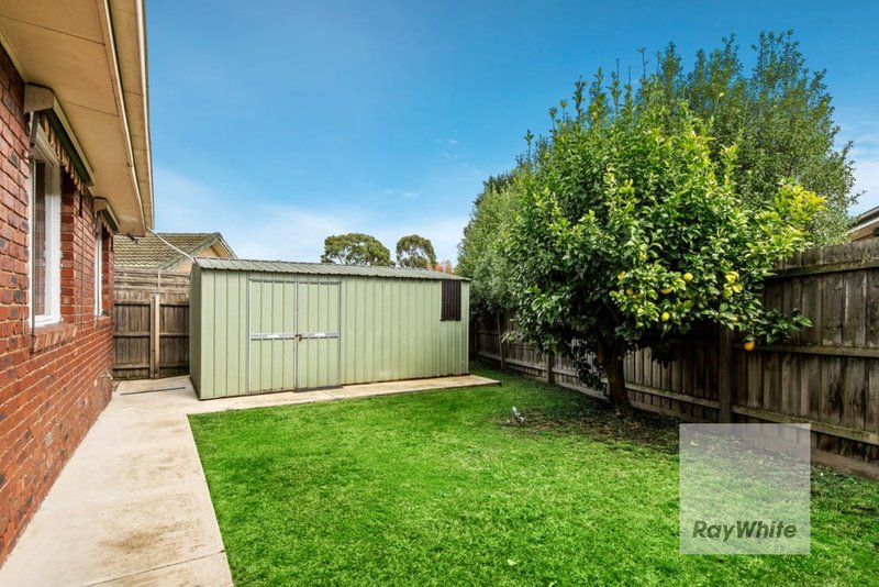 Photo - 2 Madigan Crescent, Mill Park VIC 3082 - Image 8