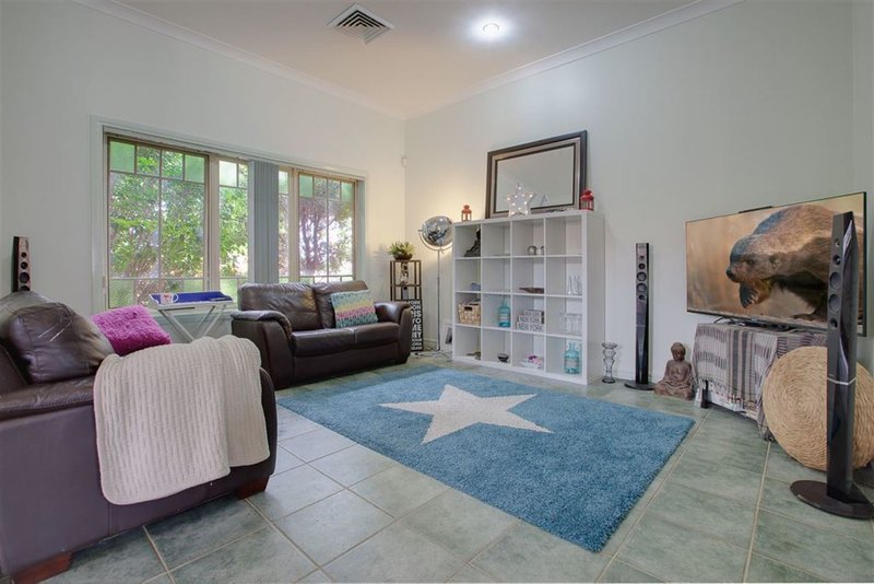 Photo - 2 Magney Place, Bella Vista NSW 2153 - Image 3