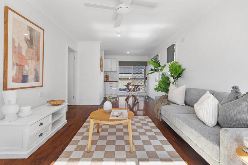 Photo - 2 Mahogany Crescent, Gateshead NSW 2290 - Image 3