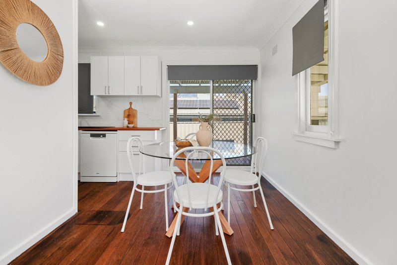 Photo - 2 Mahogany Crescent, Gateshead NSW 2290 - Image 5