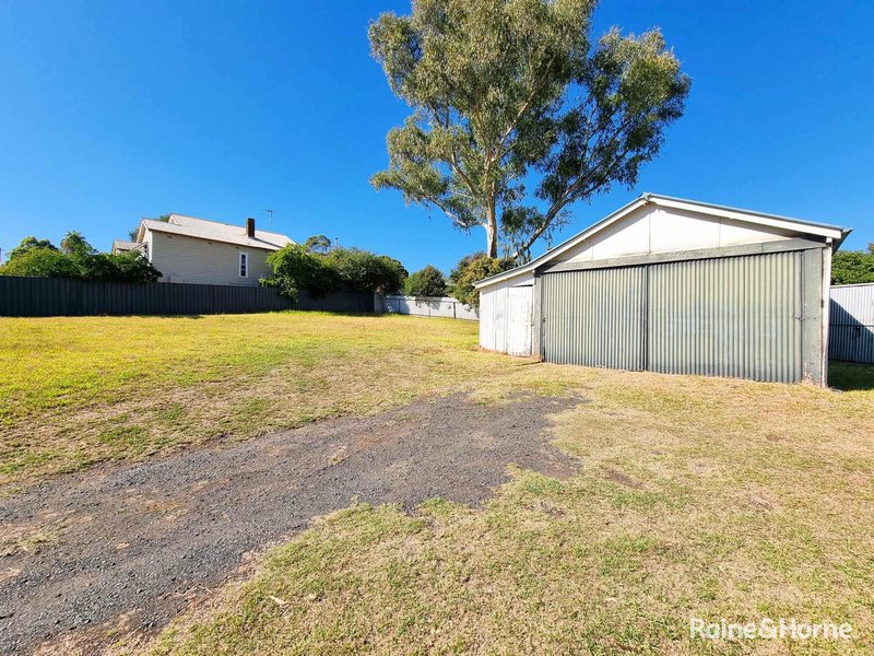 2 Main Street, Young NSW 2594