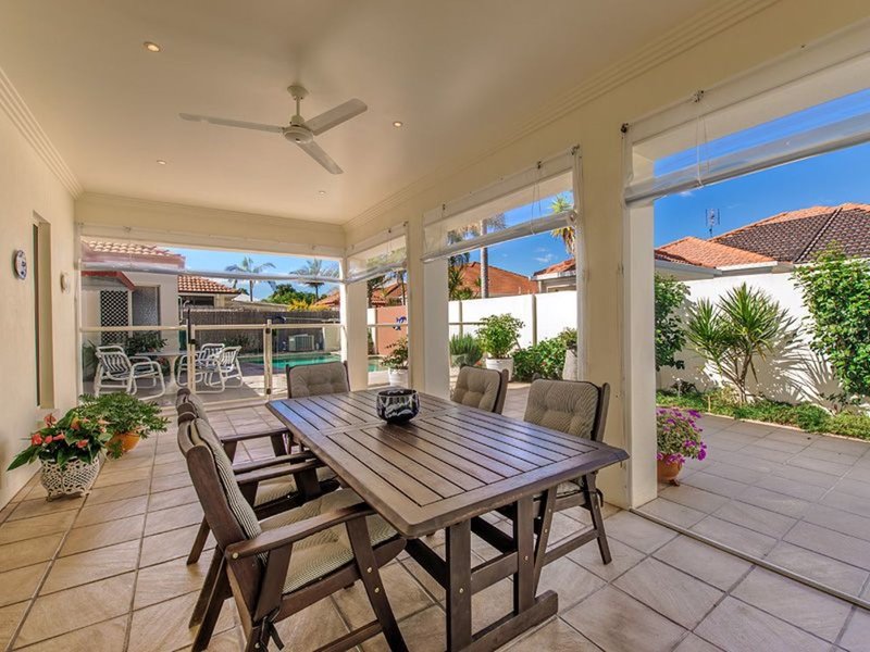 Photo - 2 Mainsail Place, Twin Waters QLD 4564 - Image 3