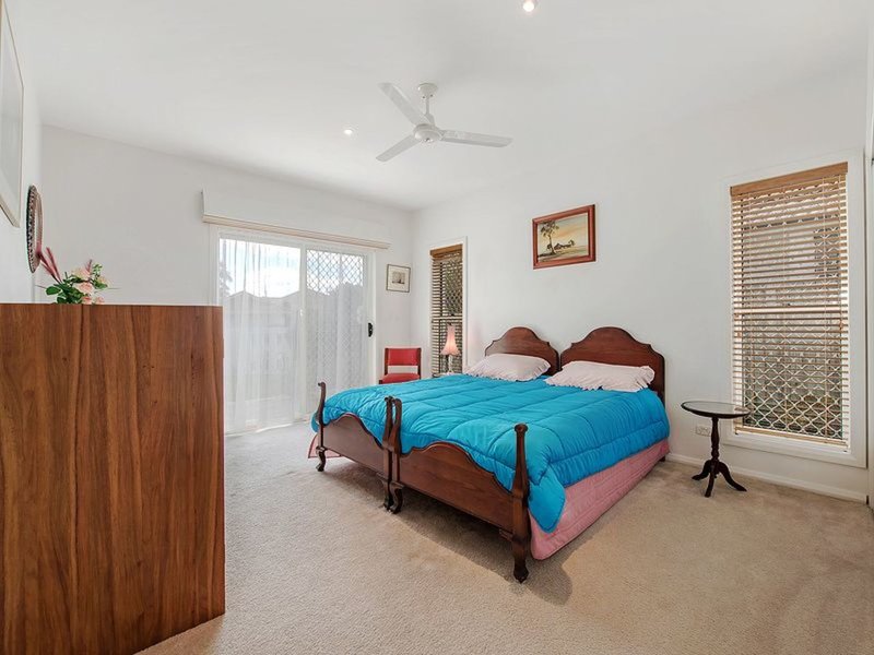 Photo - 2 Mainsail Place, Twin Waters QLD 4564 - Image 15