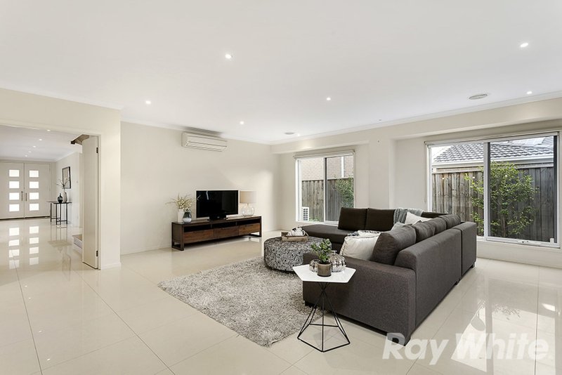 Photo - 2 Manchester Place, Mulgrave VIC 3170 - Image 5