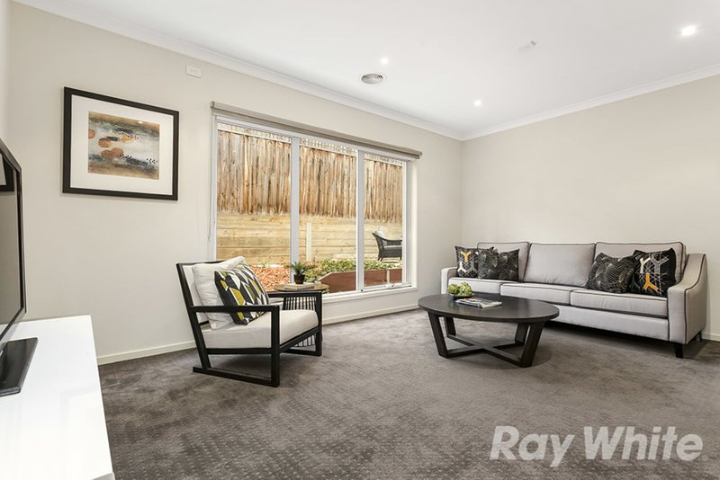 Photo - 2 Manchester Place, Mulgrave VIC 3170 - Image 8