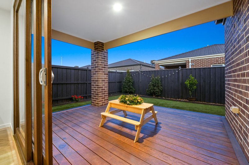 Photo - 2 Mapleshade Avenue, Clyde North VIC 3978 - Image 20