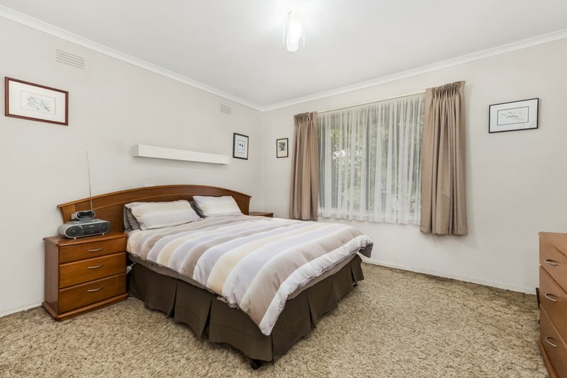 Photo - 2 Marcella Court, Glen Waverley VIC 3150 - Image 6