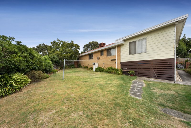 Photo - 2 Marcella Court, Glen Waverley VIC 3150 - Image 9