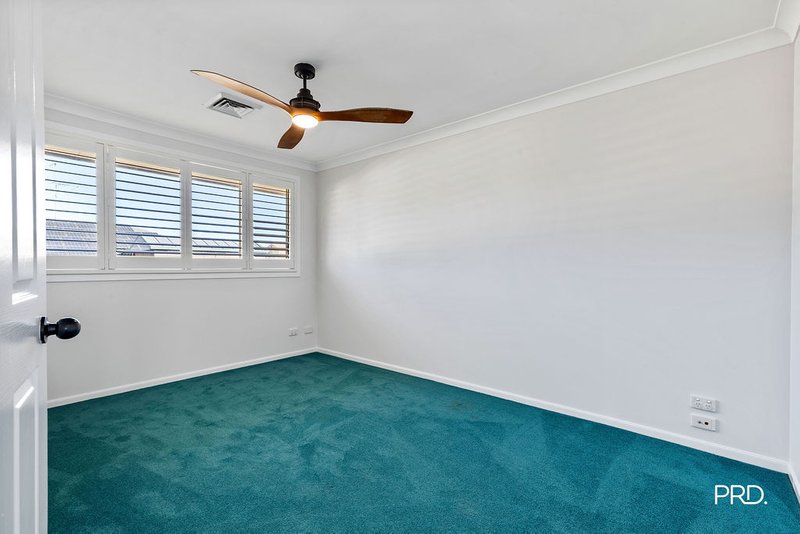 Photo - 2 Marcus Clarke Crescent, Glenmore Park NSW 2745 - Image 11