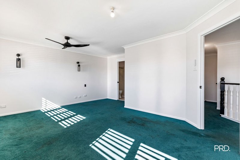 Photo - 2 Marcus Clarke Crescent, Glenmore Park NSW 2745 - Image 14