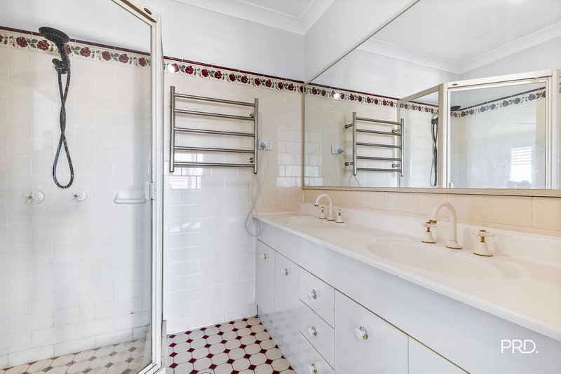 Photo - 2 Marcus Clarke Crescent, Glenmore Park NSW 2745 - Image 15