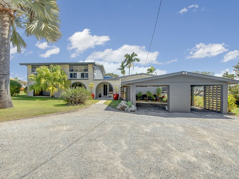 Photo - 2 Margaret Street, Tannum Sands QLD 4680 - Image 2