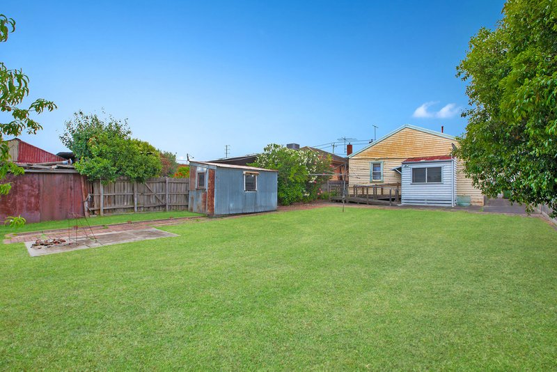 Photo - 2 Margtmary Avenue, Preston VIC 3072 - Image 12