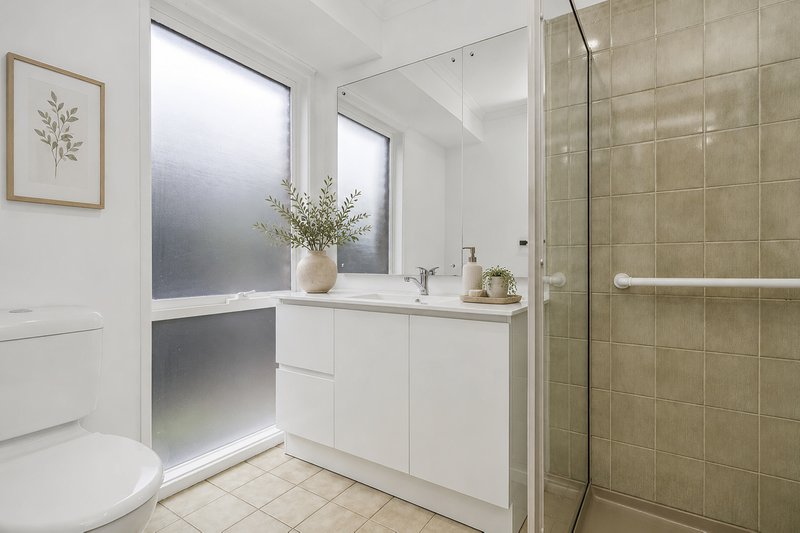 Photo - 2 Maria Drive, Langwarrin VIC 3910 - Image 5