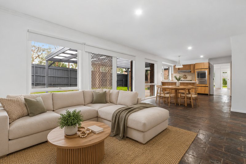 Photo - 2 Maria Drive, Langwarrin VIC 3910 - Image 6