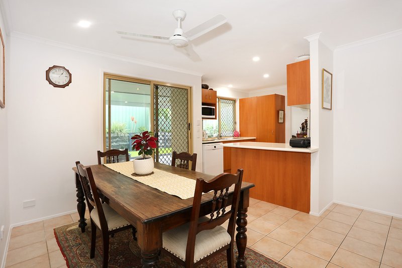 Photo - 2 Marimar Place, Highland Park QLD 4211 - Image 6