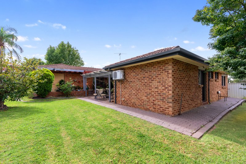 Photo - 2 Martens Place, Abbotsbury NSW 2176 - Image 11