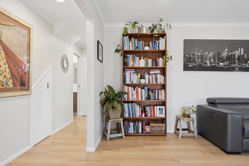 Photo - 2 Mary Lee Street, Bonython ACT 2905 - Image 11