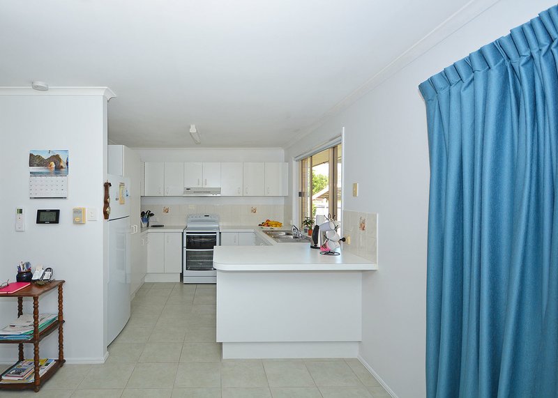 Photo - 2 Maryanne Court, Point Vernon QLD 4655 - Image 15