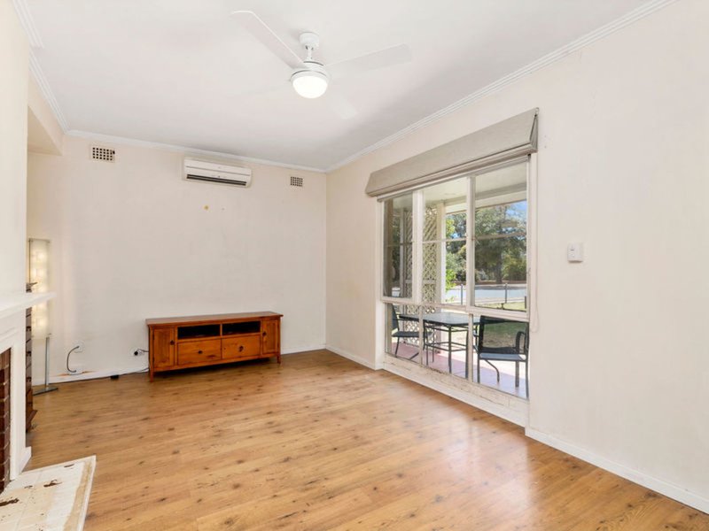 Photo - 2 Masters Avenue, Oaklands Park SA 5046 - Image 5