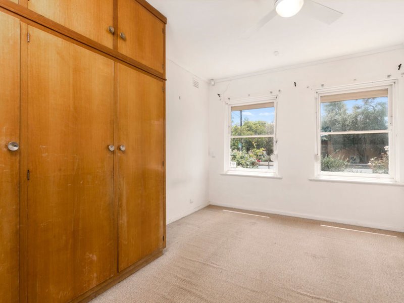 Photo - 2 Masters Avenue, Oaklands Park SA 5046 - Image 6